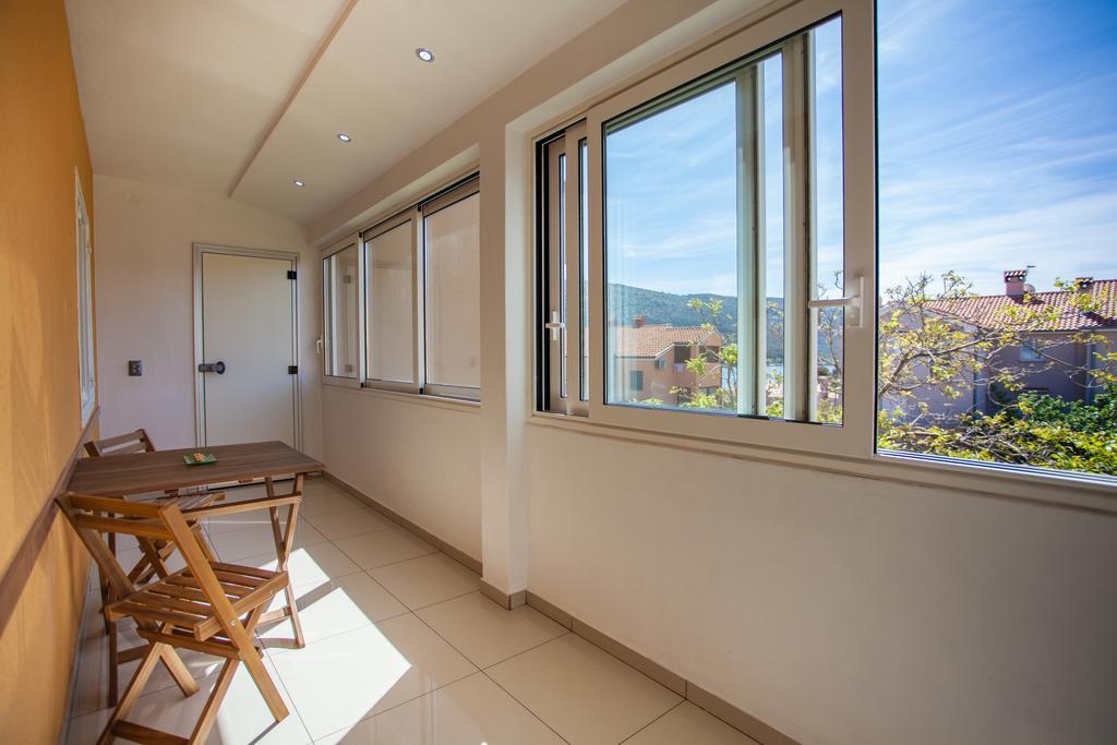 Apartman Petra Cres Exterior photo